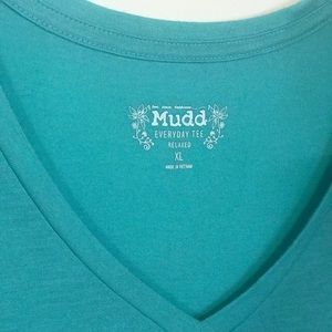 Closet closing!! Mudd basic T